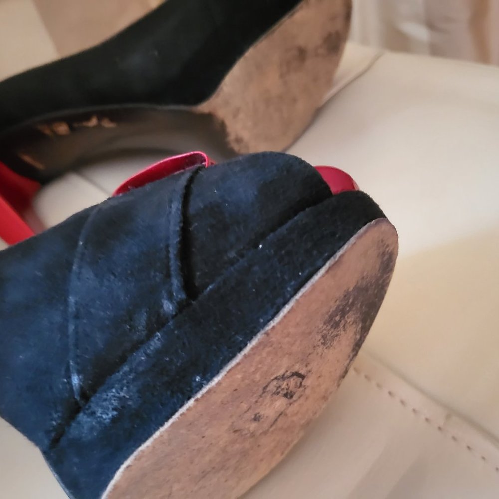 Stuart Weitzman Patent And Suede Peep Toe Platfor… - image 7